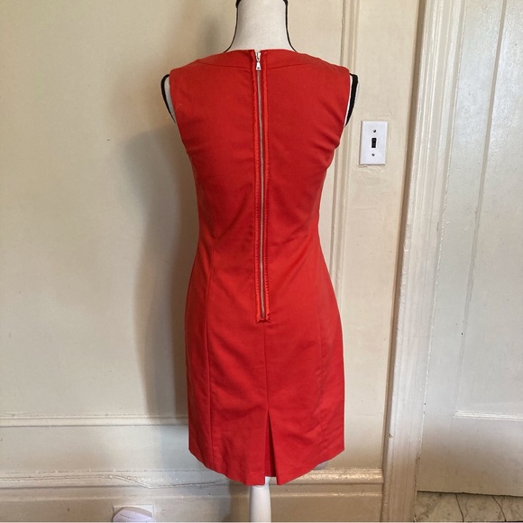 Tahari Womens Sheath Knee Length Lined Sleeveless CrewNeckline Size 4 Dress. - Picture 2 of 10